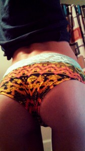 Salope pas farouche attend sa sodomie pour l'après midi