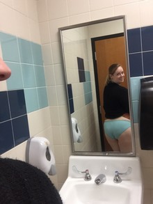 Coquine cherche un homme séduisant à Nancy pour une après midi cul