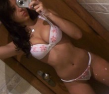 Un plan baise rapide avec une jeune coquine