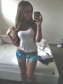 Salope soumise attend sa sodomie sur Meurthe-et-Moselle pour l'après midi