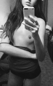 Un plan cul immédiate avec une jeune coquine