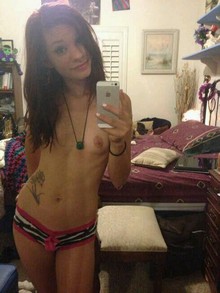 Coquine pas coincée pour une après midi sexe sur Meurthe-et-Moselle