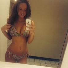 Chaude femme veut trouver des queues très épaisses à sucer à Nancy