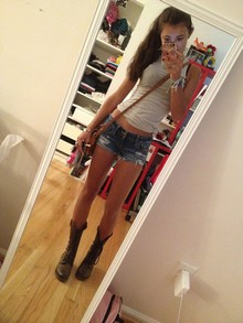 Un plan baise sans attendre avec une jeune coquine