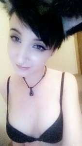 Salope cherche un homme TTBM à Nancy pour un plan cul